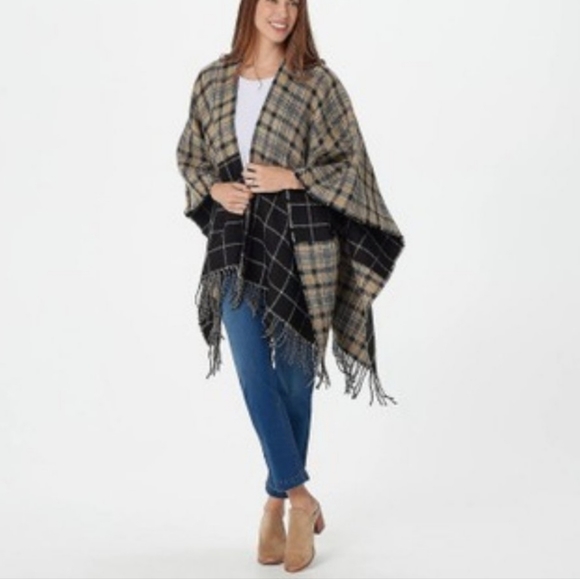 Isaac Mizrahi | Accessories | Isaac Mizrahi Plaid Reversible Ruana ...